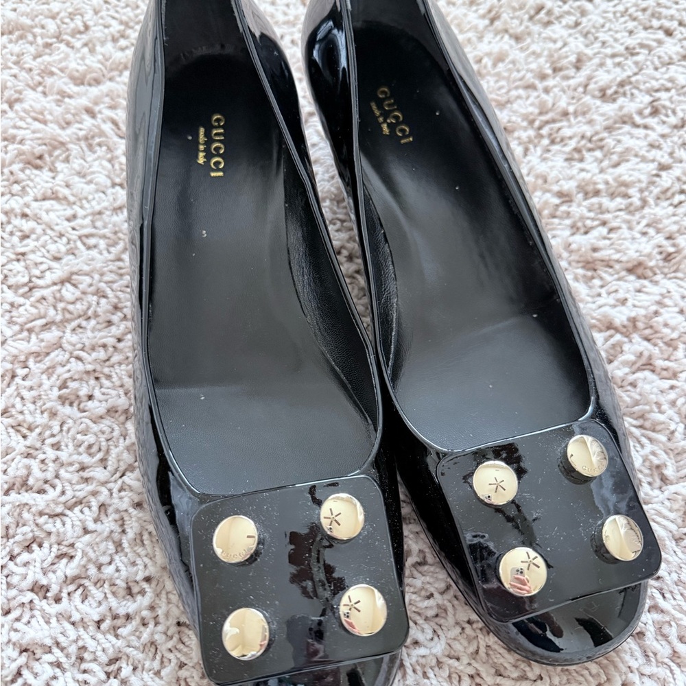 Gucci Black Patent Leather Low Heel with Gold Accents